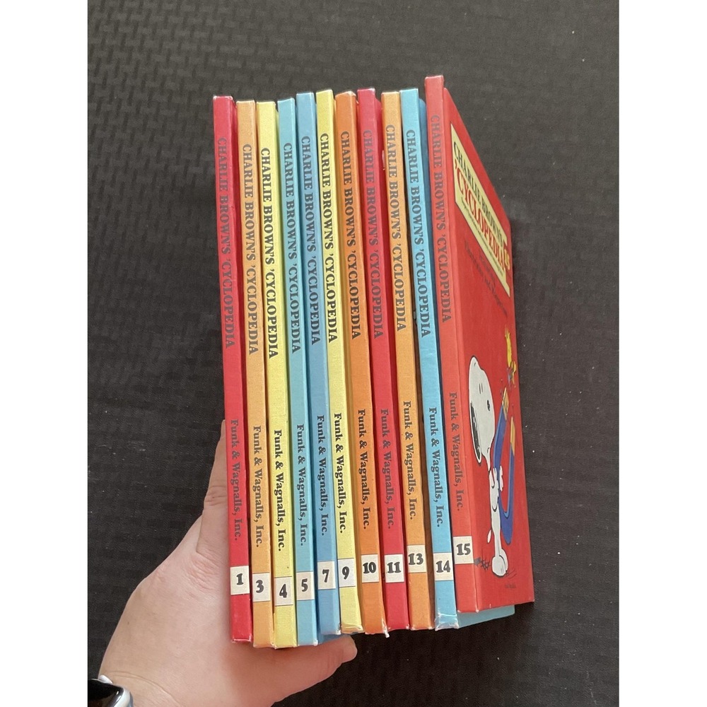 Vintage Charlie Brown's 'Cyclopedia Funk & Wagnalls Peanuts Snoopy Set 11 Books